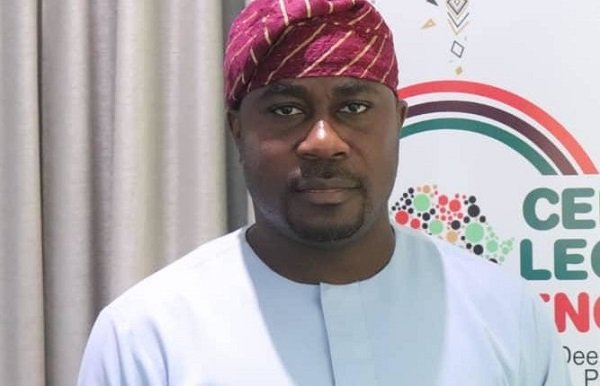 TyfPacc's tweet image. Responsiveness is not optional, it's part of the job.
Lagos State
Name: Akiolu Moshood Kayode
Constituency: Lagos Island II
@KayodeAkiolu
#openyouroffice