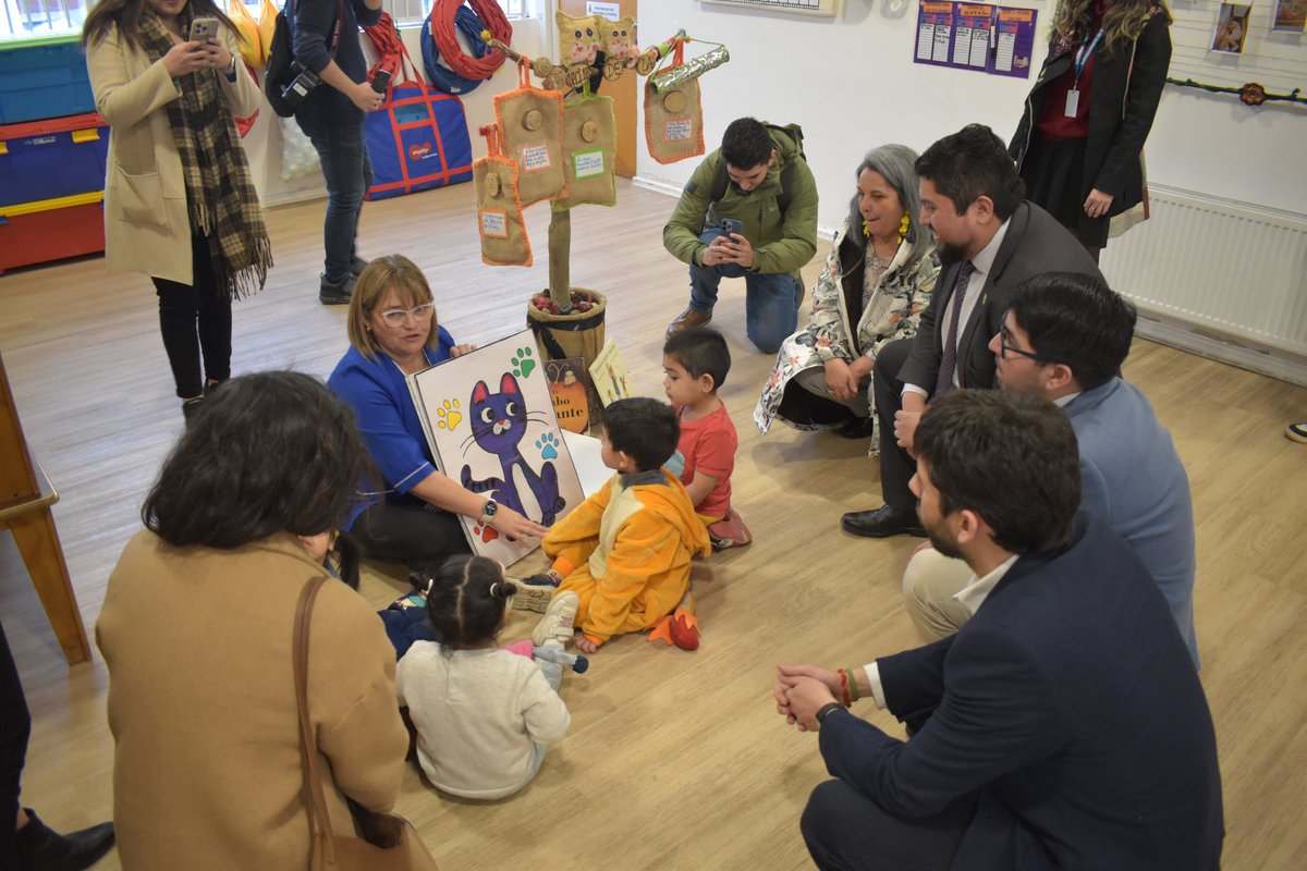 DPRMagallanes's tweet image. 🎉 Hoy visitamos el Jardín Infantil Caperucita Roja, el más antiguo de la región, que celebra su 50° aniversario. 🏫💖
Y lo hicimos con una gran noticia: ¡Aprobamos la Ley de Modernización de la Educación Parvularia! 📚✨
👶 Todo por una educación inicial más justa y equitativa.