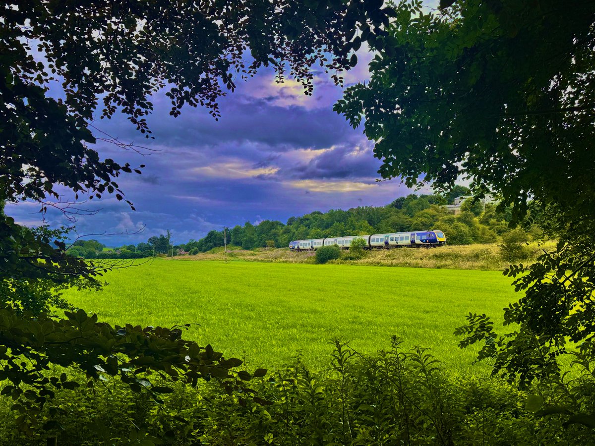 every_station's tweet image. Yesterday while out for a walk I spotted a gap in the trees and what should I see…
One of the best unit types Northern have! A 195 operating a service from Preston to Windermere near Burneside.
@northernassist
