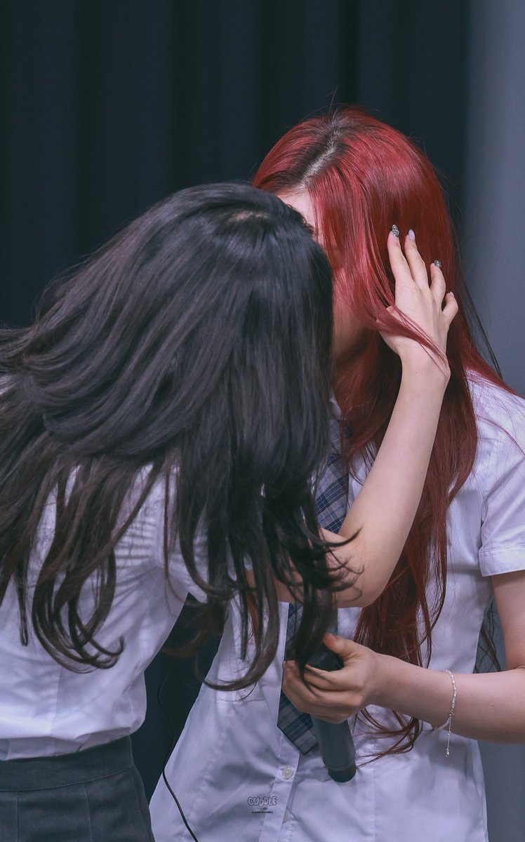 250727

#비비지 #VIVIZ #엄지 #UMJI