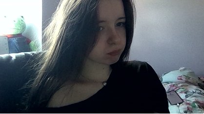 shxrrzzz's tweet image. i forget my pc has a shitty ass camera

ignore how i look rn okay...