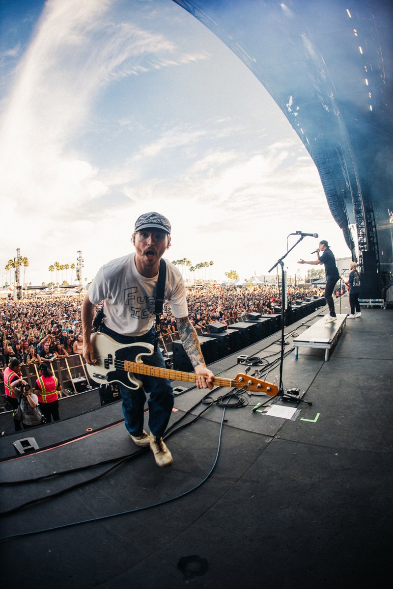 WARPED TOUR, YOU NEVER MISS🖤🖤 Thank you for having us long beach!!! 📷 <a href="/JosiahVanDien/">Josiah Van Dien</a>