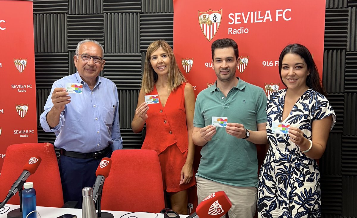 DrPerezBernal's tweet image. ¡SÓLO SE PIERDE CUANDO SE DEJA DE LUCHAR! La increíble #lucha y el triunfo de Andrés, #trasplantado de #riñón, en #SevillaFCRadio. @andresbesp @SevillaFC #ContigoSevilla @MariSierraMoren @Crisphi #Alport @saludand @ONT_esp @A_Trasplantes #HazteDonante