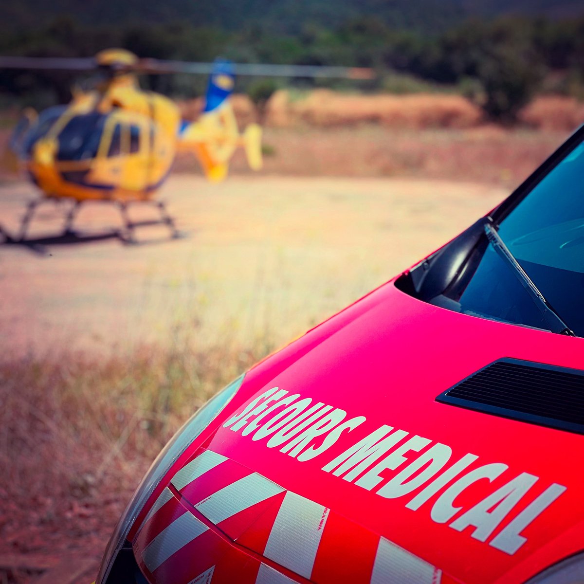 APSSSM83 (@apsssm83) on Twitter photo #ops | chaque jour les équipes de la sous-direction santé <a href="/SDIS83/">Sapeurs-Pompiers VAR</a> œuvrent au service de la population en cette saison estivale :
▶️5 infirmiers pour les VLI (St Maximin, St Cyr, Bormes, Le Muy et Fayence)
▶️1 Médecin et 1 infirmier pour le <a href="/dragon83/">anthony campbell</a>
▶️1 infirmier au CODIS
Bravo #ops | chaque jour les équipes de la sous-direction santé <a href="/SDIS83/">Sapeurs-Pompiers VAR</a> œuvrent au service de la population en cette saison estivale :
▶️5 infirmiers pour les VLI (St Maximin, St Cyr, Bormes, Le Muy et Fayence)
▶️1 Médecin et 1 infirmier pour le <a href="/dragon83/">anthony campbell</a>
▶️1 infirmier au CODIS
Bravo