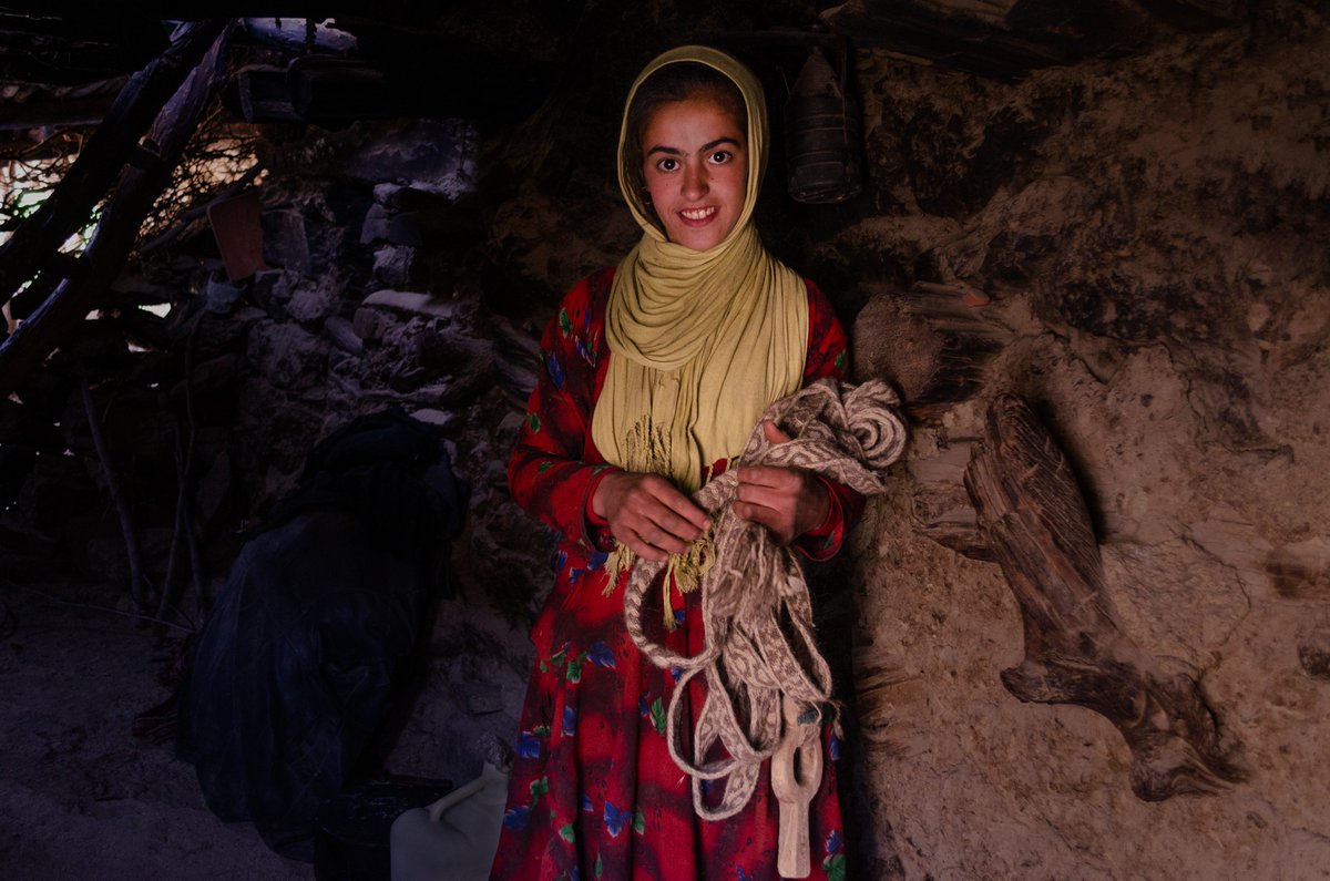 Recently, I had the immense honor and pleasure to be gifted a photograph by <a href="/Mehdi_Nazeri88/">Mehdi Nazeri</a>, someone whose skill and artistic fluency I admire.

It was a photo of a girl with calloused fingers, holding a rope, smiling gently at the camera. She is so kind!

foundation.app/mint/eth/0xeD8…