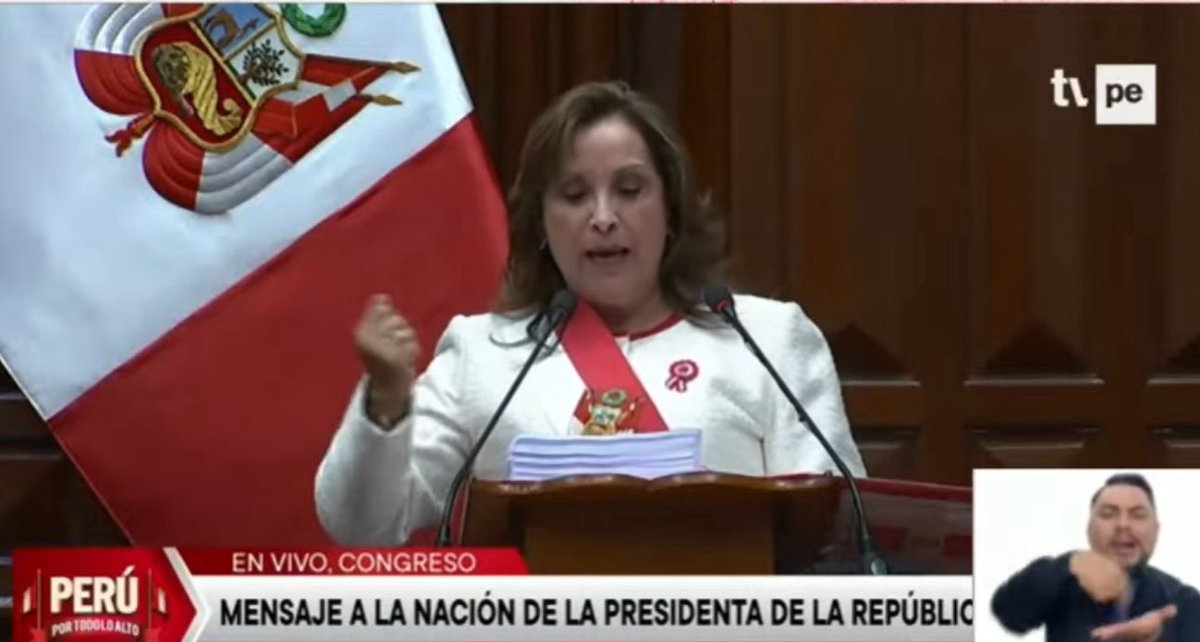 GaboooTM's tweet photo. Dina es ASESINA hasta de árboles…
¿¡No puede llevar una tablet y leerlo allí en letra 40 si quiere!? 😑😑 https://t.co/KFrFKvQc0a