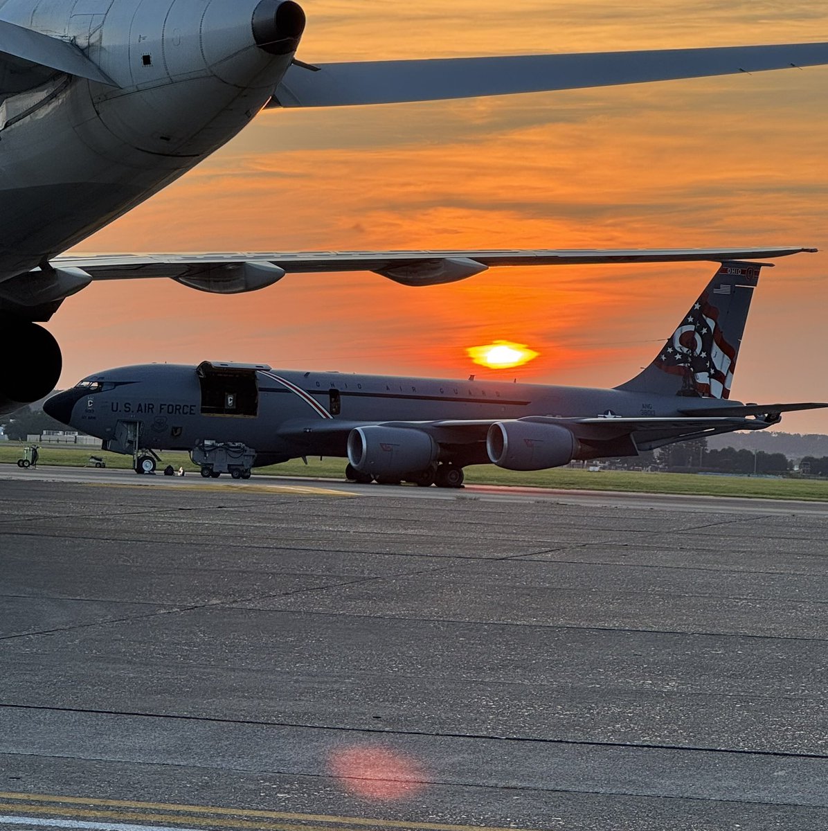 ShayneB52's tweet image. Bye bye Candy🍭 this great video of her departing Japan yesterday was taken by @kobasho42heavy as she now is over the pacific. Her crew chief Ben sent me the sunrise snaps before they left. Thanks to all the great spotters in Japan with their historic photos of her. Here’s to…