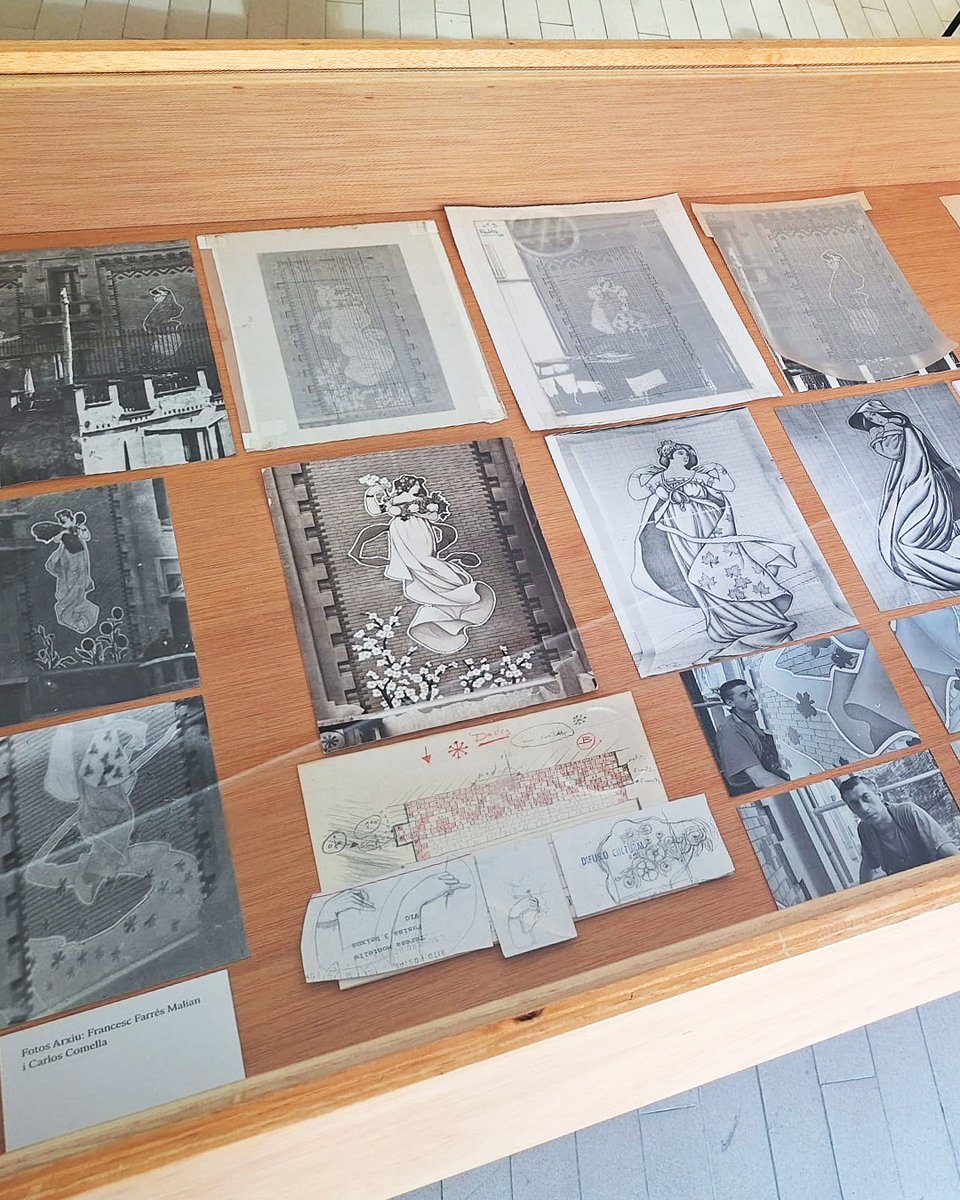 🗓️ Encara ets a temps! Fins al 31 de juliol pots visitar l'exposició "Les quatre estacions" de J. Uribe Robert, amb els dibuixos previs per a la recuperació de les figures pintades a la façana de la #CasaComella de Vic.

📍 #COAC-Vic
ℹ️ coac.arquitectes.cat/ca/les-quatres…

#ComarquesCentrals