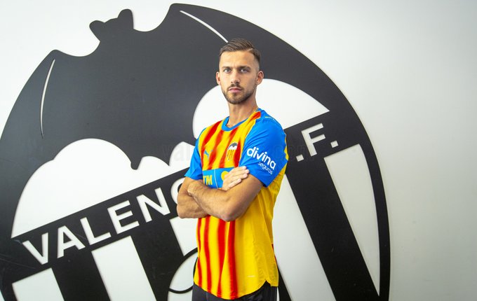 90minuts's tweet image. En el programa de hui:
-Copete ja és oficial 🦇
-Viatgem fins a l'Urugüai per a parlar de Nico Fonseca amb Alberto Pérez (periodista d'aquell país) 🇺🇾
-I el següent en arribar, qui podria ser?👤