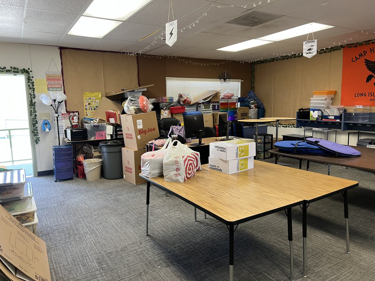 SarahCScribbles's tweet image. It’s time! Got the keys to my classroom and it’s time to start setting up again! Thankfully I have my @McDonalds @drpepper to get my day started.