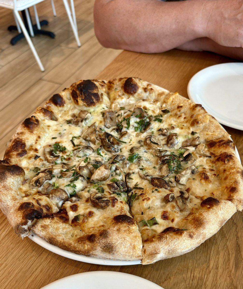 Mushroom white pizza with a side of <a href="/jeffthehusband_/">Jeff1986m</a> ‘s forearms anyone?