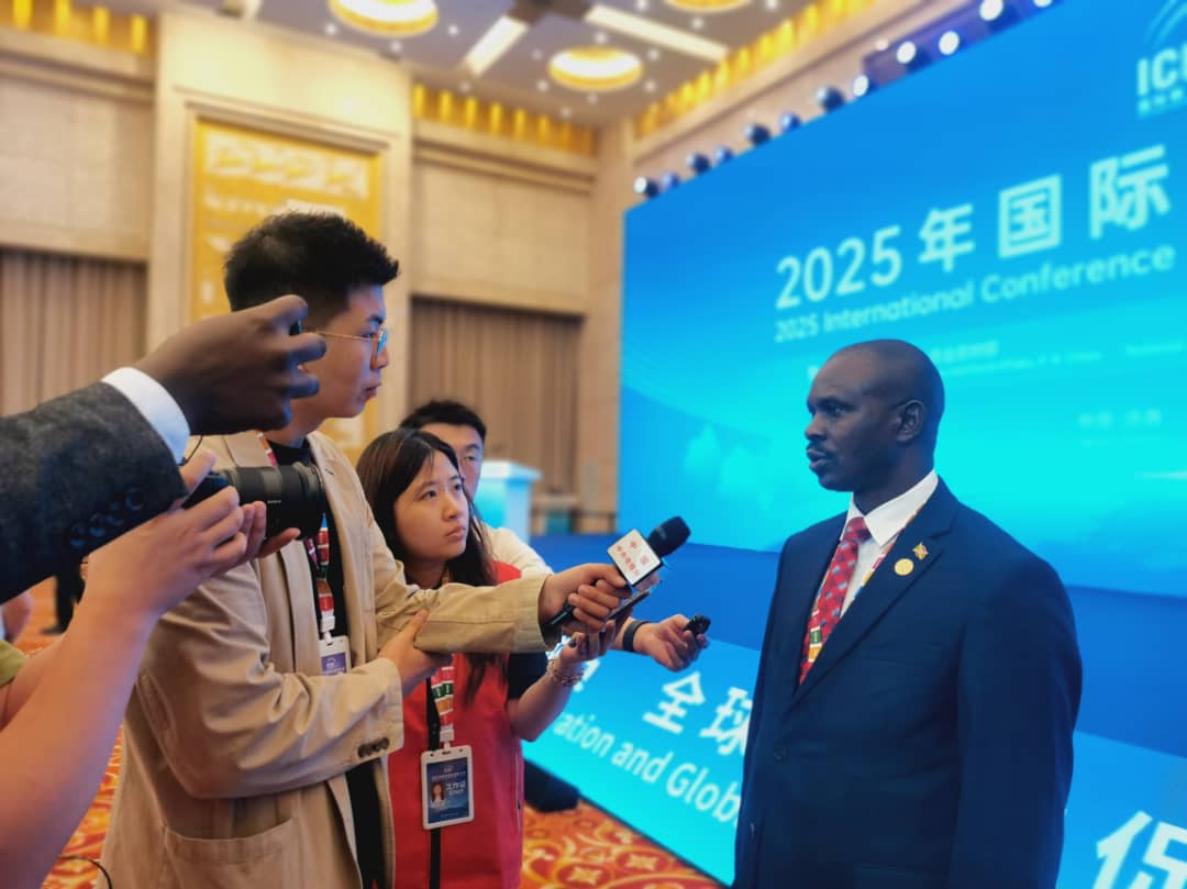 Sur la radio télévision nationale #chine-oise, Ir. <a href="/dopros1975/">DODIKO Prosper</a> salue la coopération Sino-Burundaise dans le domaine agricole tout en  présentant des opportunités d'investissement qu'offre le #Burundi.