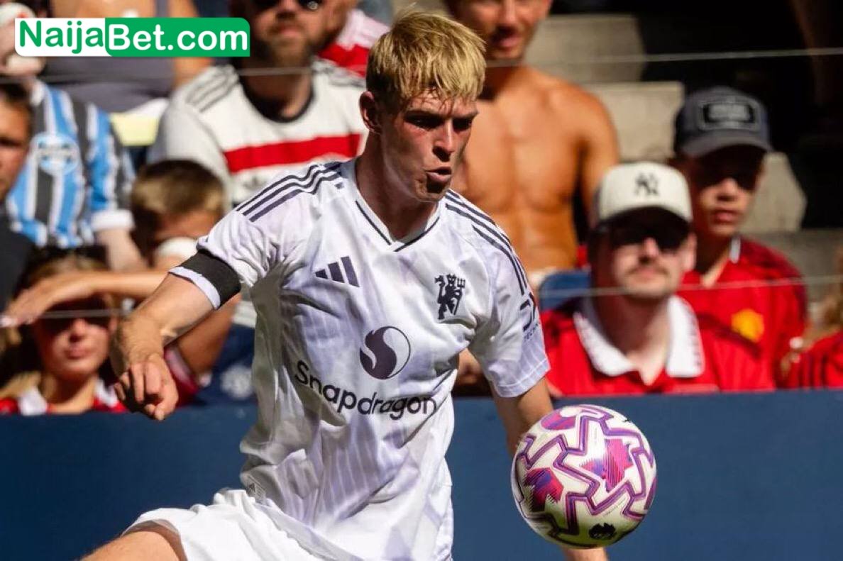 Merch_Hunta's tweet image. 🚨 𝐁𝐑𝐄𝐀𝐊𝐈𝐍𝐆: Toby Collyer is set to leave Manchester United on loan this summer. #MUFC [samuelluckhurst]

I don&apos;t like this at all
