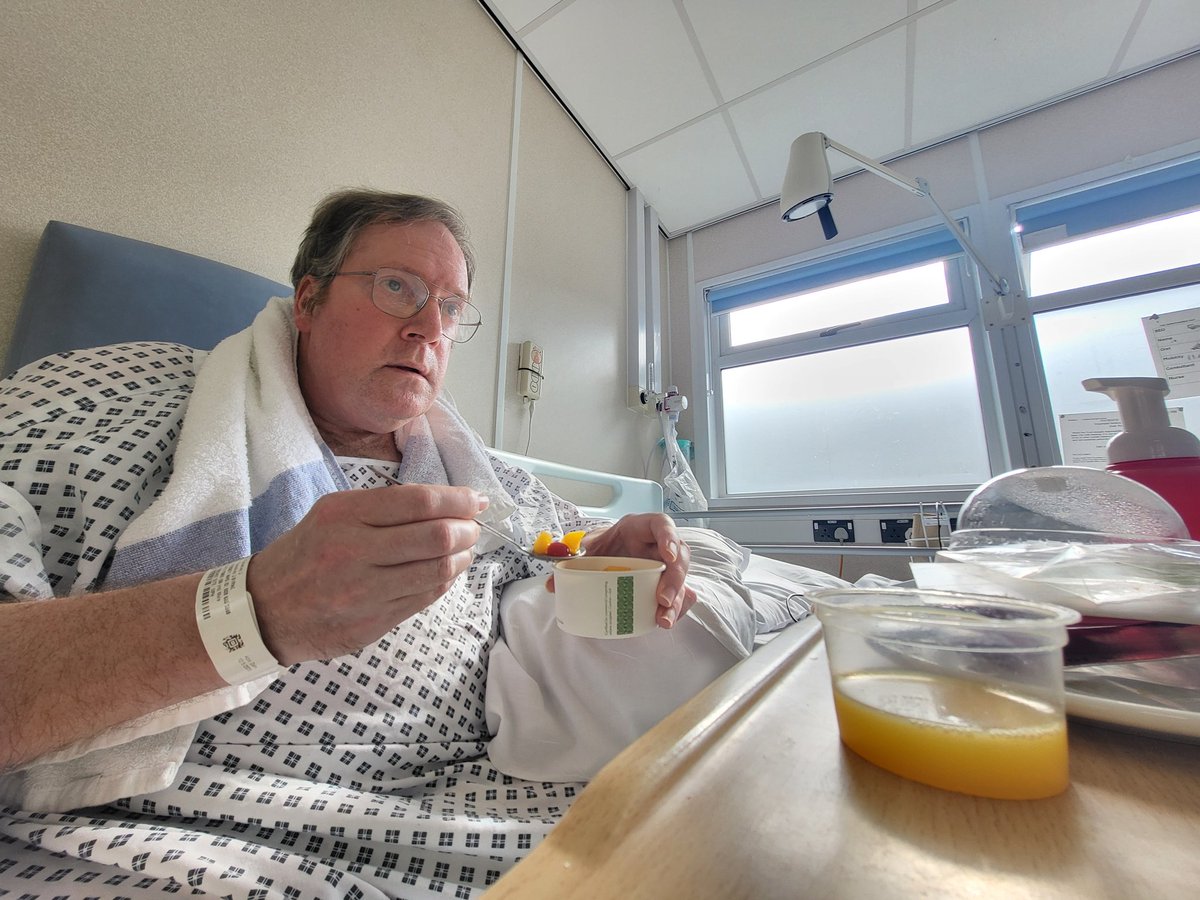 TimmyUk's tweet image. ... supper time wearing my excellent glasses watching Tennis on iplayer in sideroom in hospital ... ๐ฅ ๐ ๐งโโ๏ธ ๐ฑ ๐ผ ๐คณ ๐ฐ ๐ก ๐ฅช ๐