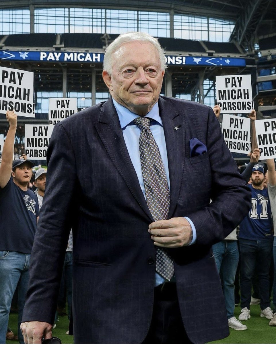 firejerrydc's tweet image. Cowboys fans are greeting Jerry Jones with comments about paying Micah Parsons as he walks by… Comments such as:
“Pay Micah!”
“When are you gonna sign Parsons?”

BUSINESS AS USUAL. WEAR FIRE JERRY HATS 🔥 firejerrydc.myshopify.com