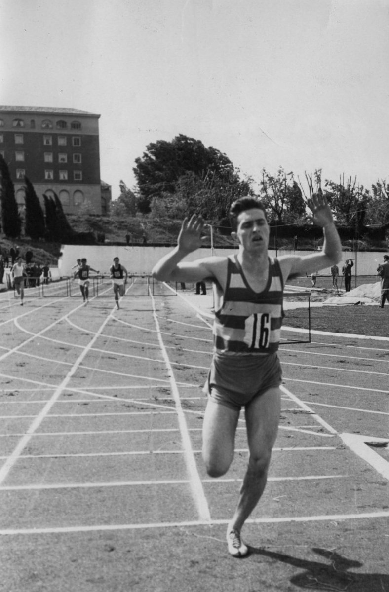🚨 Programa especial Conexión Vintage dedicado al Memorial de Atletismo Miguel de la Quadra-Salcedo y a la historia de la pista de ceniza de la Universidad Complutense de Madrid.

📺 Teledeporte y RTVE Play

📅 Lunes 4 agosto 2025

⏰ 23:00 h.

¡Nos vemos en la pista de ceniza!