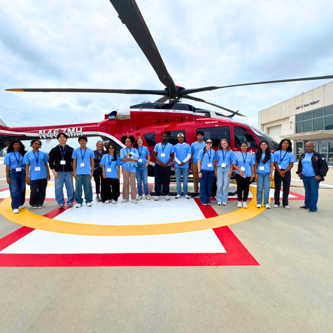 RiceU_STEM's tweet image. Our Biomed Academy students had an unforgettable experience exploring the @memorialhermann Life Flight helicopter. From emergency response to advanced medical tech, this hands-on moment brought real-world biomedical careers to life! #BiomedAcademy #RSTEM #ImpactingFutures