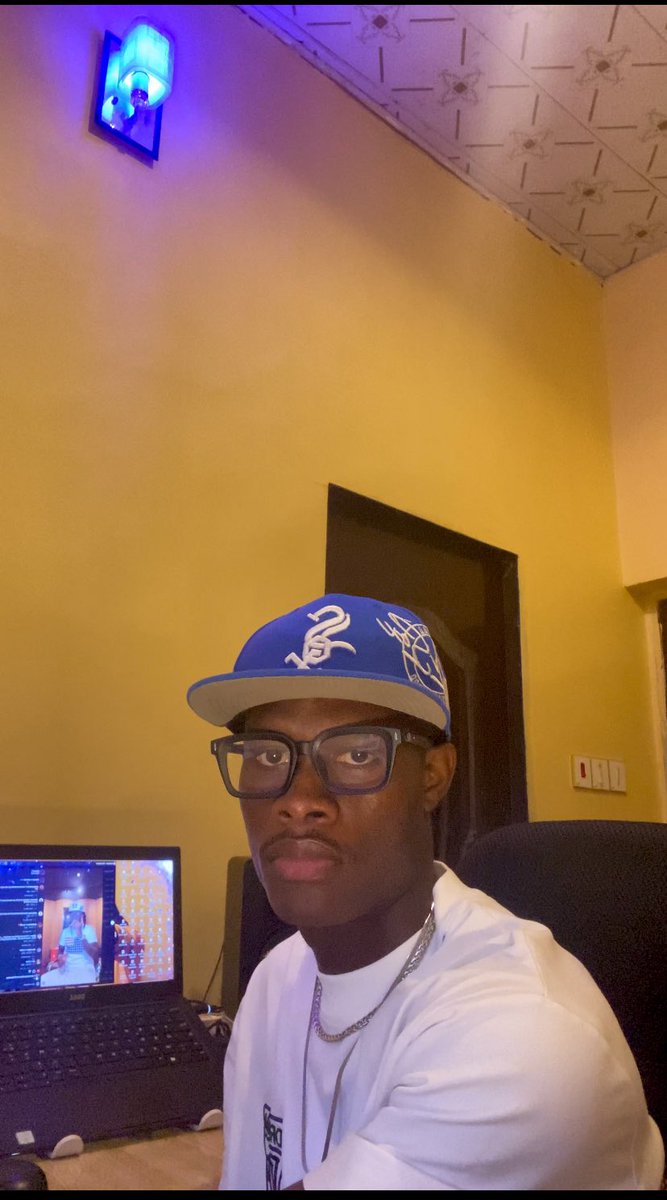 IdaHomi_'s tweet image. Kelebu szn 🫡
I wish I could dance though, make I chop $10k too