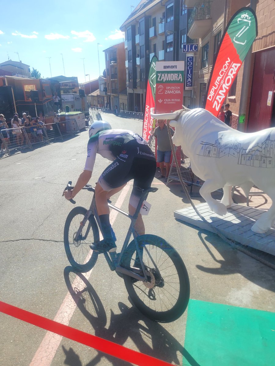 Ciclismo El Pelotón (@elpeloton) on Twitter photo #VueltaProvinciaZamora25 Vemos a un "toro" al lado de otro toro. José María Martín (<a href="/TeamExtremadura/">TeamExtremadura</a>) querrá seguir mostrando el nivel de toda la temporada en esta ronda zamorana #VueltaProvinciaZamora25 Vemos a un "toro" al lado de otro toro. José María Martín (<a href="/TeamExtremadura/">TeamExtremadura</a>) querrá seguir mostrando el nivel de toda la temporada en esta ronda zamorana