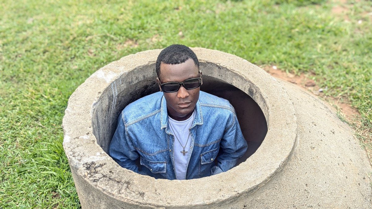 JoshuaGapsiso2's tweet image. Stuck in this hole, thinking about how people’s expectations of you are the pillar of the love they claim to have for you. Once those expectations exceed their time limit, their thoughts begin to pour. Like I said; “Maybe that’s the way life is.” YOU NO FIT IRON KANDA!!!