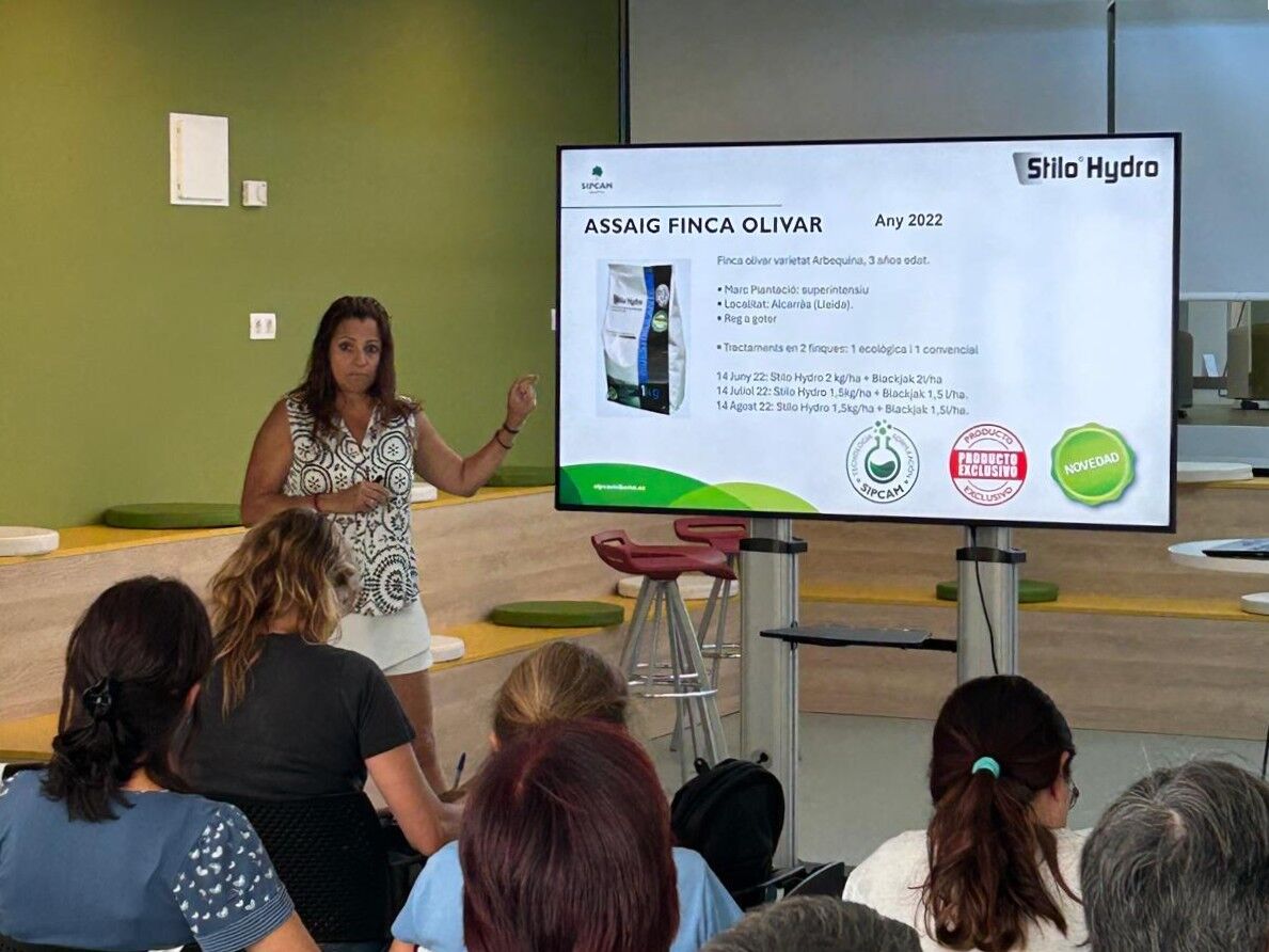 Nuestros #bioestimulantes siguen en tendencia 🚀💪

🗣️ El viernes dimos una charla a los técnicos de ADV de Lleida (Associació de Defensa Vegetal).

Nuestro equipo presentó nuestra estrategia de bioestimulantes y los asistentes demostraron un gran interés. ¡Fue un éxito! 🎉