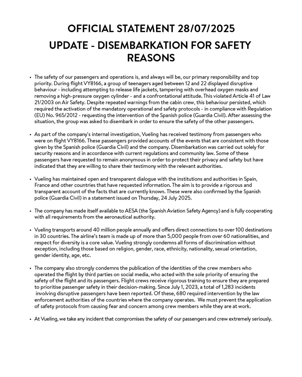 •Update - Vueling statement regarding the passengers disembarked for disruptive behaviour on flight VY8166