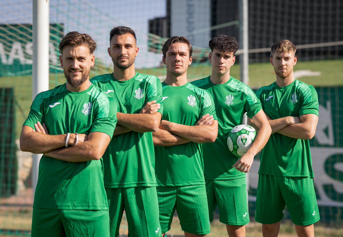 CD_Toledo's tweet image. 🆕💚 ¡Nueva equipación de entrenamiento 2025-26!
Es la nueva colección de entreno que lucirán nuestros jugadores hoy y durante la temporada.
#SiempreCDToledo 💚⚪️