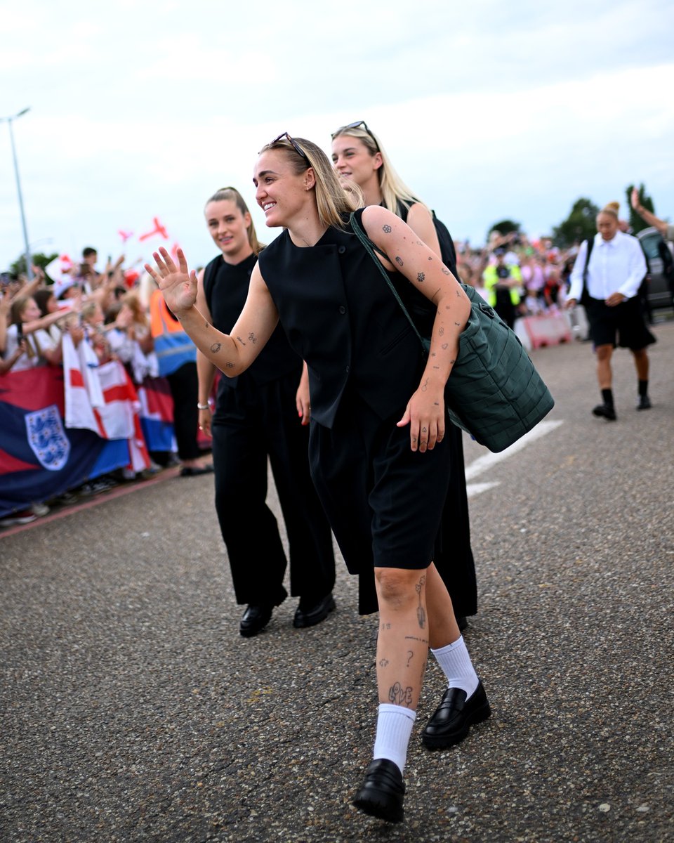 Lionesses (@lionesses) on Twitter photo What a welcome home! 😍🏴 What a welcome home! 😍🏴