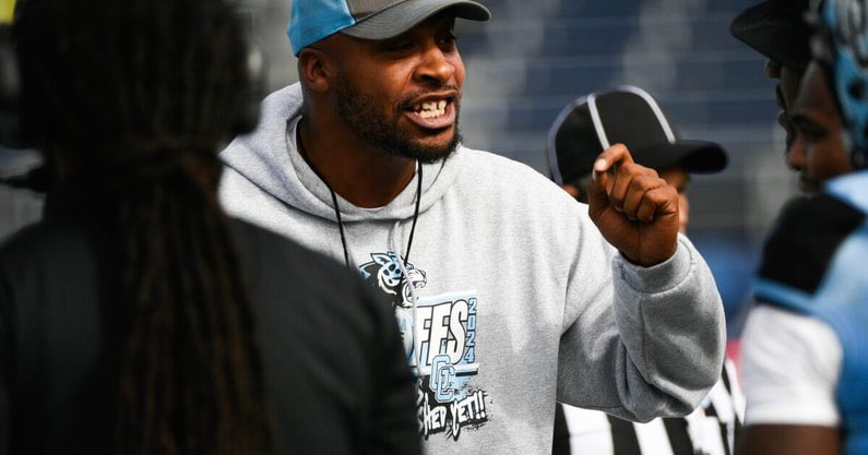 Gadsden County (Fla.) head coach, eight players facing one-year suspension 👀

on3.com/high-school/ne…