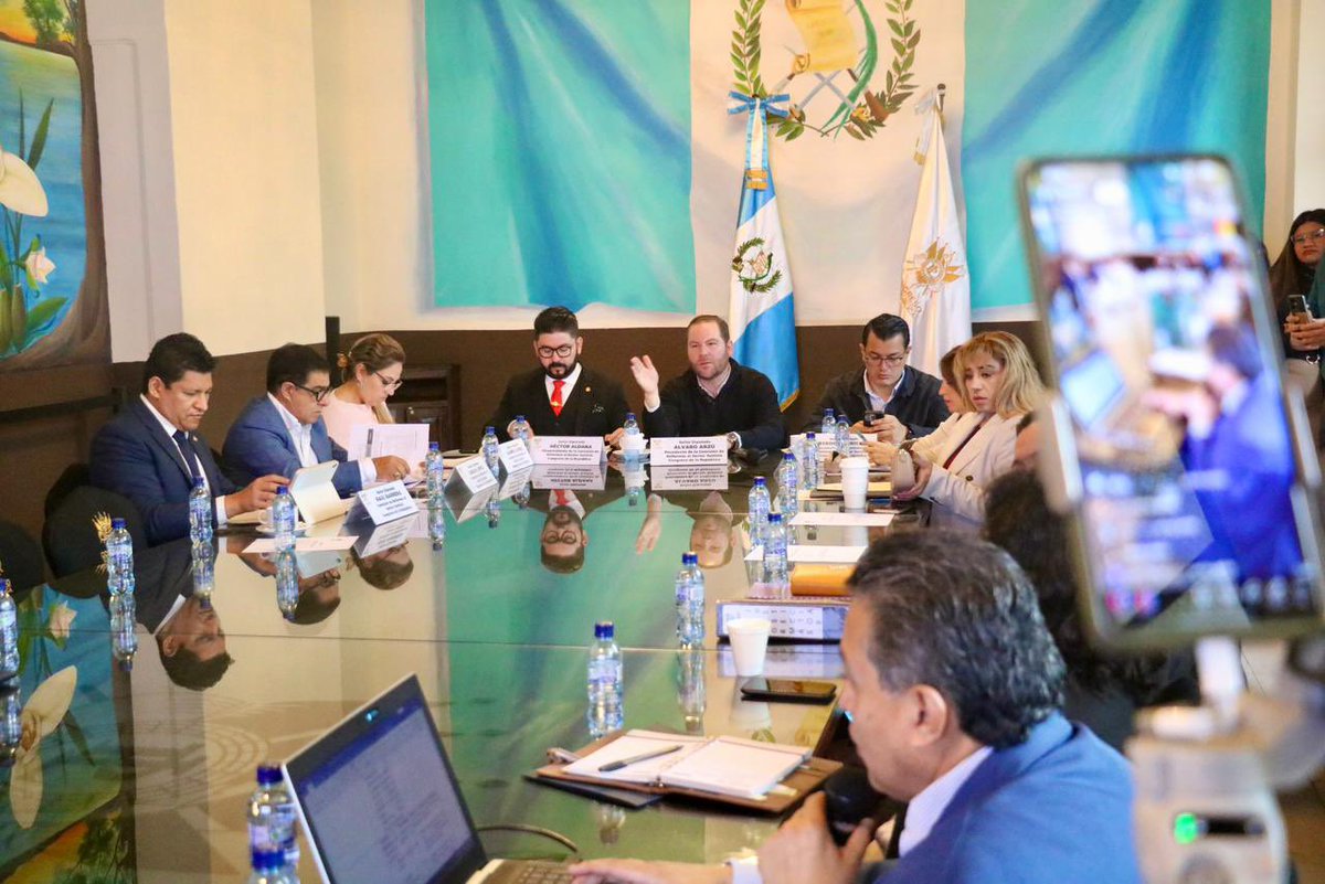AlvaroArzuE's tweet image. ⚖️ Comisión de Reformas al Sector Justicia 

🔴 En Vivo: 👉🏼 vm.tiktok.com/ZMScE2A1S/