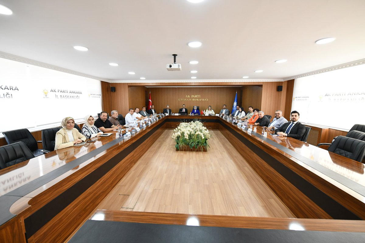 AK Parti Ankara (@akpartiankara) on Twitter photo İl Başkanımız Sn. <a href="/hakanhanozcan/">Hakan Han ÖZCAN 🇹🇷</a> başkanlığında, Ankara Milletvekilimiz Sn. <a href="/selvacam/">Lütfiye Selva Çam 🇹🇷</a>’ın katılımıyla haftalık Olağan İl Yürütme Kurulu Toplantımızı gerçekleştirdik. İl Başkanımız Sn. <a href="/hakanhanozcan/">Hakan Han ÖZCAN 🇹🇷</a> başkanlığında, Ankara Milletvekilimiz Sn. <a href="/selvacam/">Lütfiye Selva Çam 🇹🇷</a>’ın katılımıyla haftalık Olağan İl Yürütme Kurulu Toplantımızı gerçekleştirdik.