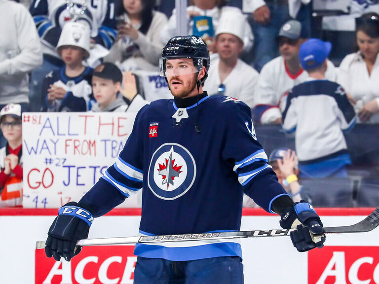 theScoreNHL's tweet image. Report: Jets, Samberg file $3.5M apart ahead of arbitration hearing thesco.re/3H7oIgn