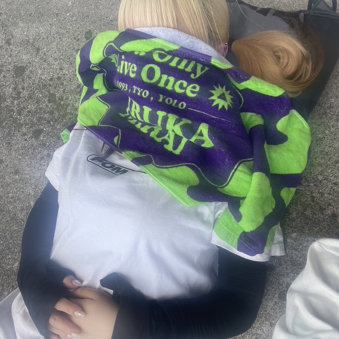 初野外フェス☀‼️夏大嫌いだけど好きなバンド見れて、新しいバンド知れて、ムロフェス最高だった！！けど初っ端から暑さにやられててしぬ