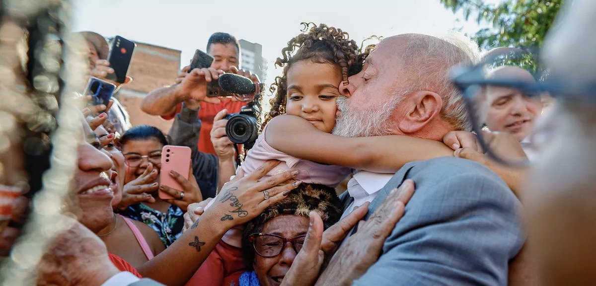 "Grande orgulho e imensa alegria", diz Lula após tirar o Brasil do Mapa da Fome. Em reunião em Adis Abeba (Etiópia), a FAO fez o anúncio oficial do atingimento desta fundamental meta do Brasil. Foto: Suckert, Ricardo. 
brasil247.com/brasil/grande-…
