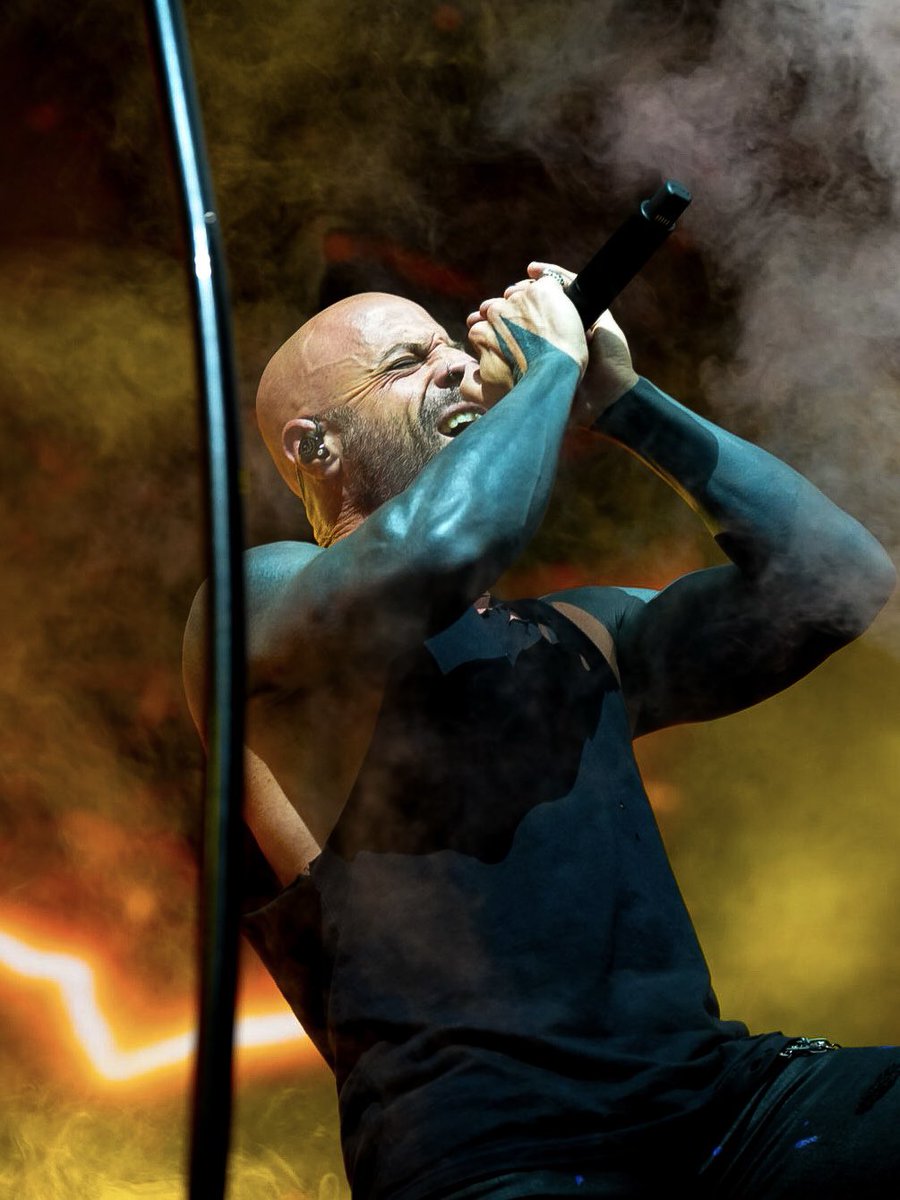 FedExForum's tweet photo. Daughtry brought the vibes last night 🎸🎶 https://t.co/kvPmMnmiGl