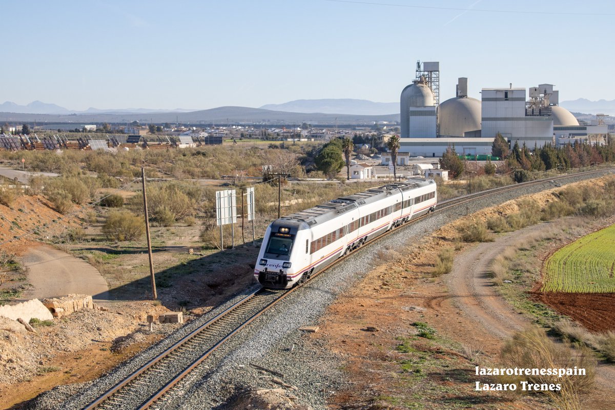 Renfe 598 saliendo de Bobadilla destino Algeciras Enero 2024 . #renfe #photos <a href="/Renfe/">Renfe</a>