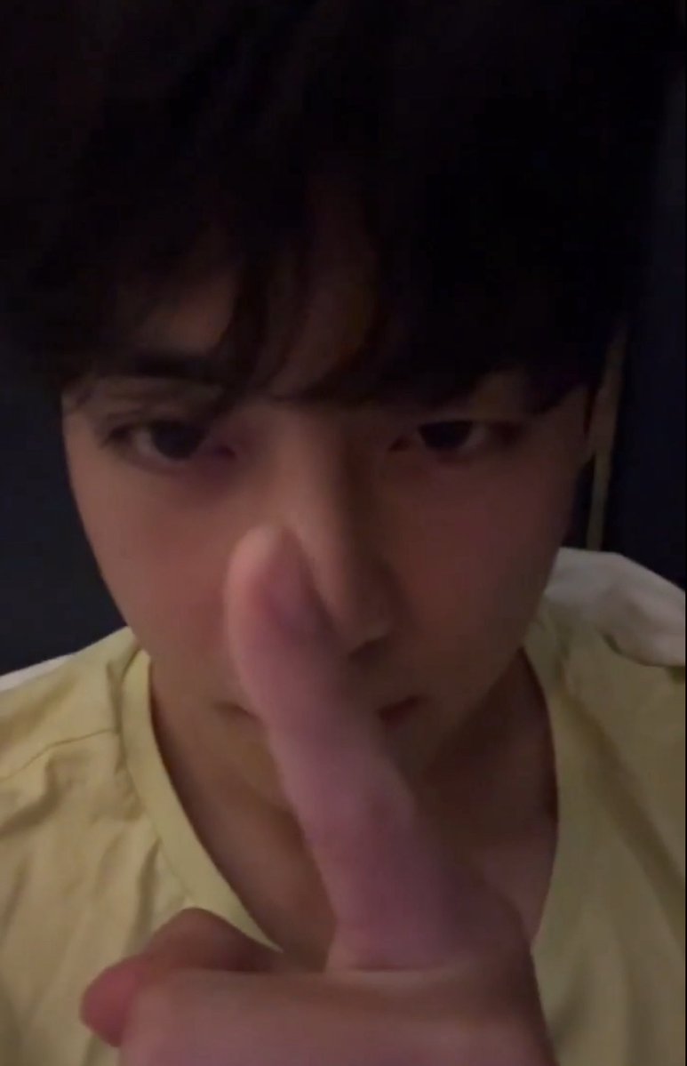yina0x's tweet image. 뷔야 바라밤 챌린지해줘