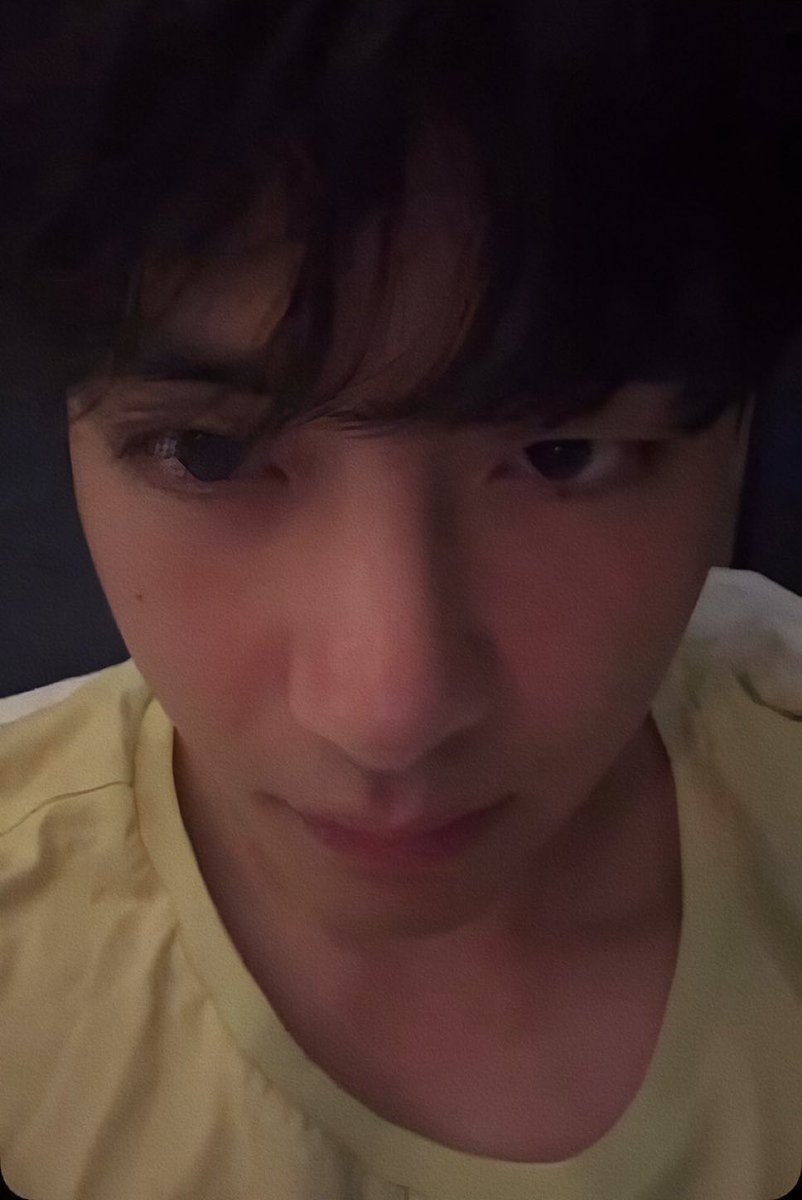 yina0x's tweet image. 뷔야 바라밤 챌린지해줘