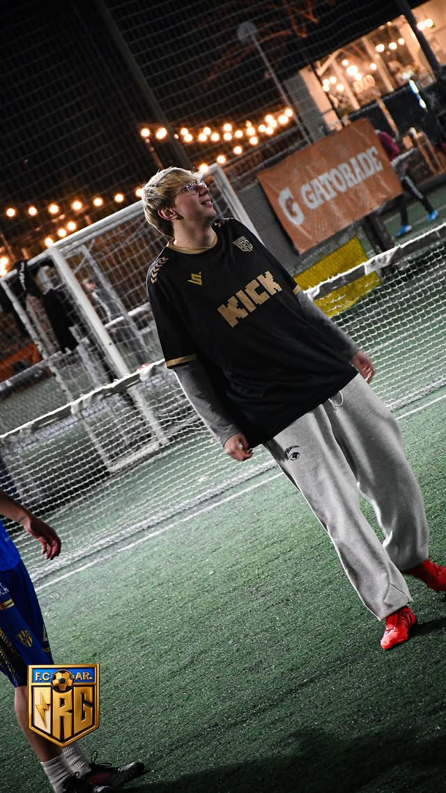 MaChoTox's tweet image. mi abuelo arranco futbol