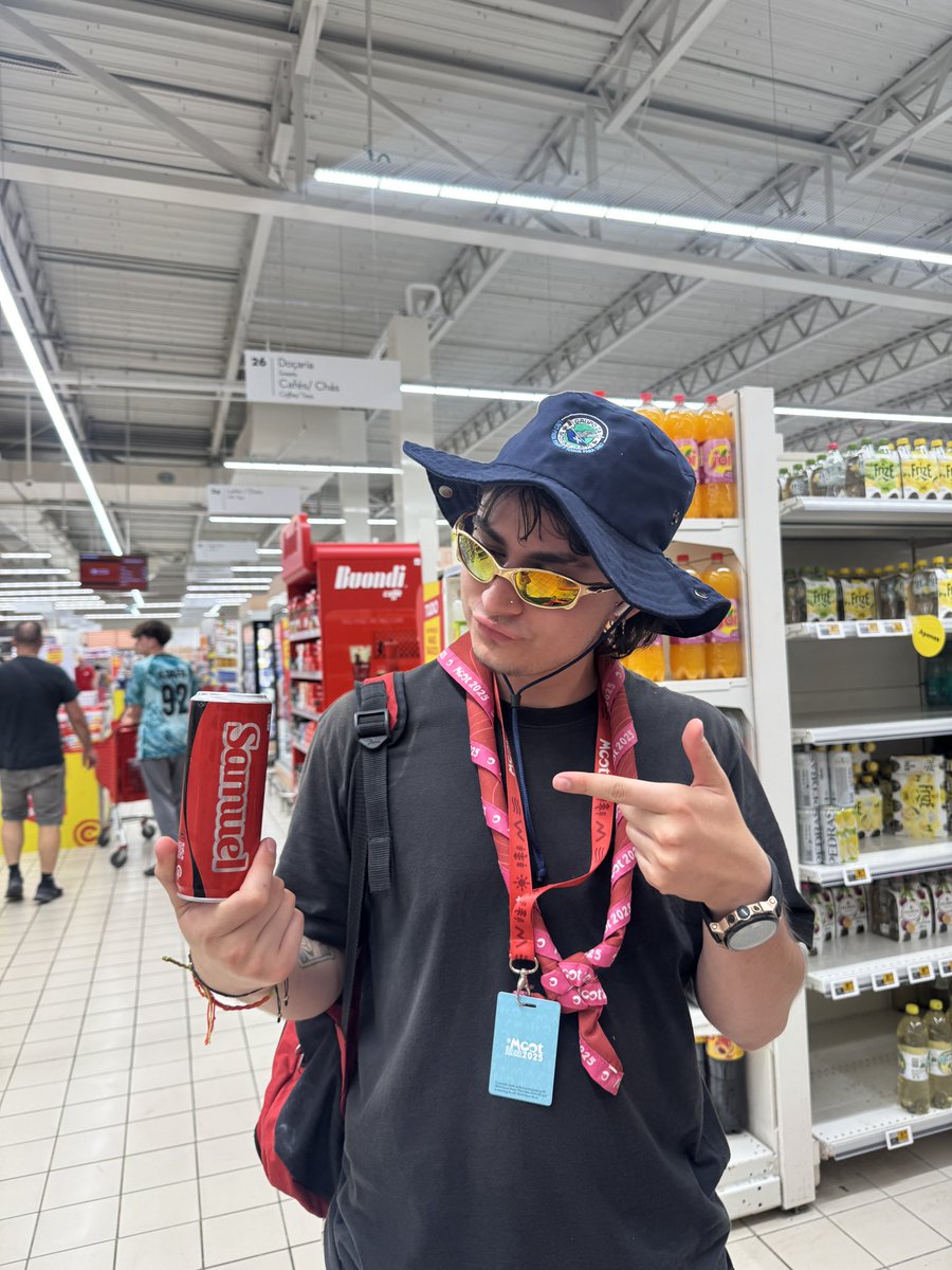 ___SamuH's tweet image. Um samuelinho com sua coca portuguesa