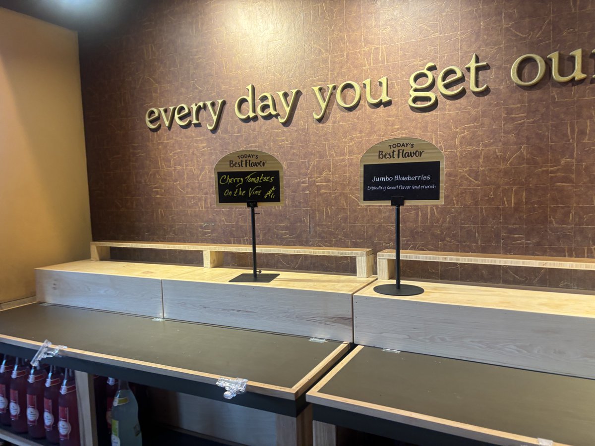 News_8's tweet image. Wegmans confirmed with News 8 that produce availability will be limited until mid-week as a result of a deadly shooting at the Distribution Center in Gates.
Read more: rochesterfirst.com/crime/multiple…