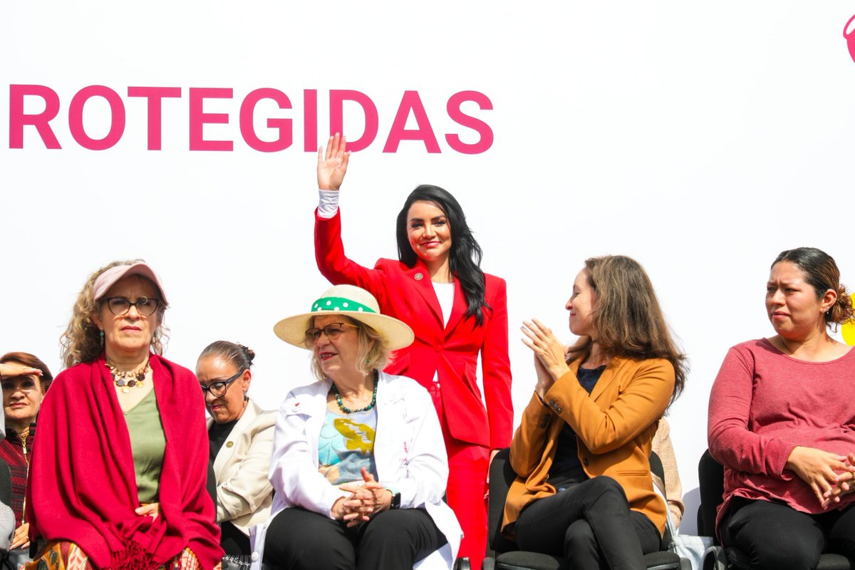 GabyJimenezMX's tweet image. Acompañamos a la Jefa de Gobierno, @ClaraBrugadaM, en la presentación del programa Mujeres Sanas, Infancias Protegidas, que da inicio al Sistema Público de Cuidados de la CDMX, que tiene el propósito de convertirse en mandato constitucional de la capital.
Este programa apoya a…