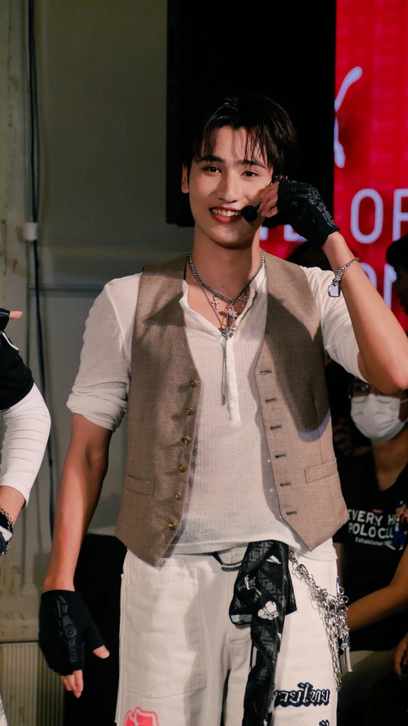 my_nameisc's tweet image. ไม่ต้องมีหรอกมงหมัดอะไรนั้น แค่รอยยิ้มหวานๆก็น๊อคได้ 🥊🫠
#Tae_ZOLAR
#ZOLAR2ndBusking
#ZOLAR