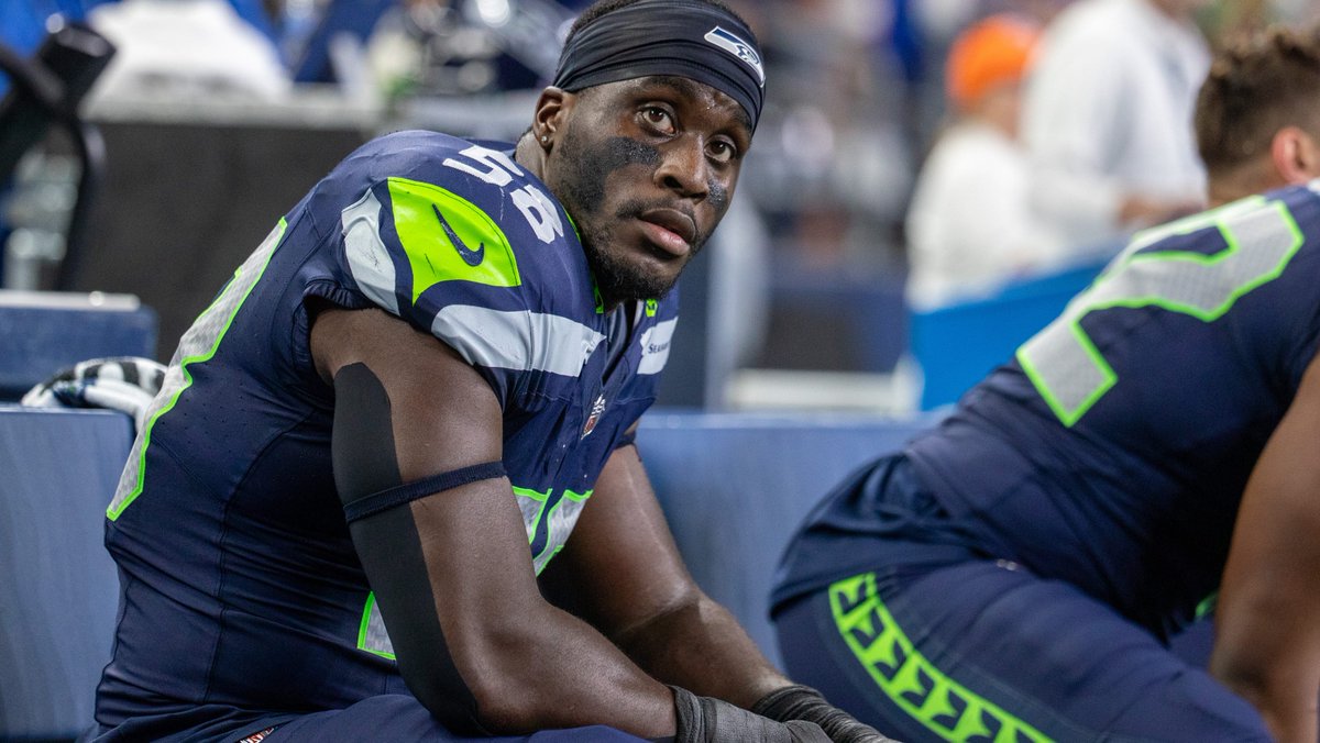 TheSeahawksWire's tweet image. Seattle Seahawks EDGE Derick Hall made a jaw-dropping play at training camp. seahawkswire.usatoday.com/story/sports/n…