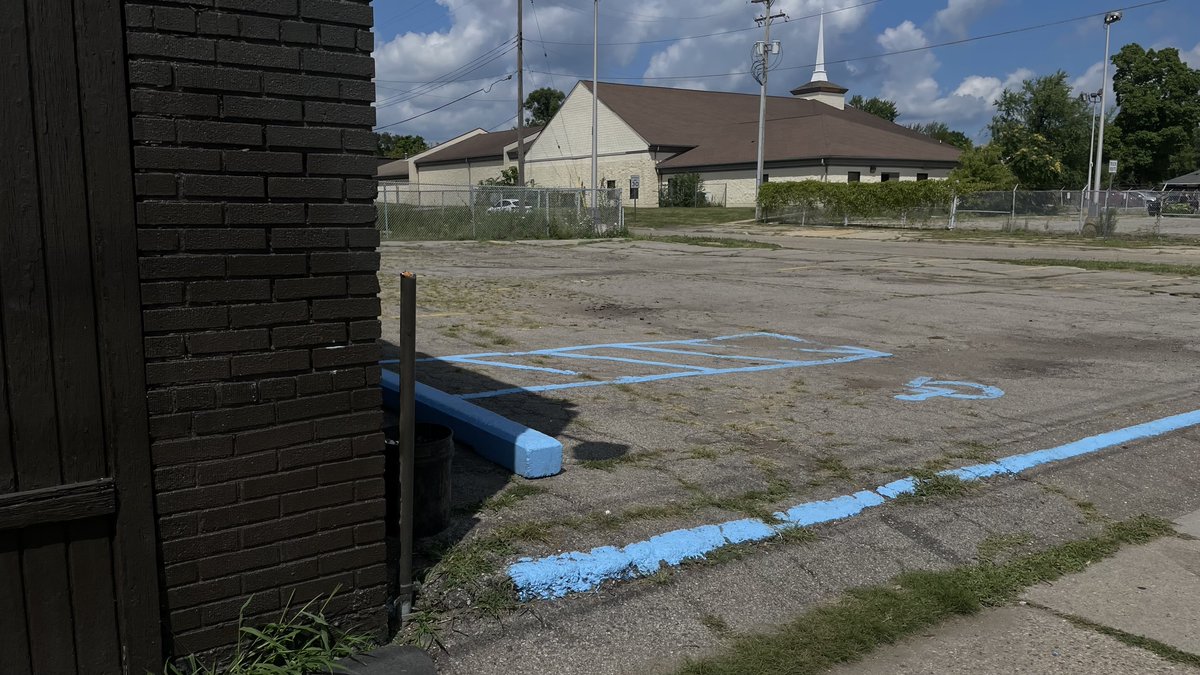 midmichigannow's tweet image. Multiple people injured after shootings in Flint over the weekend.
More details are on our site now.