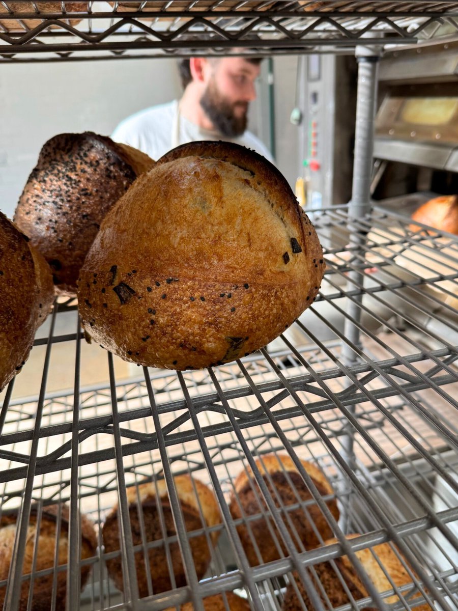 These loaves didn’t come out of a machine. They’re the result of hands that have worked hard through early mornings, late nights, and every bit of patience in between. Made for people who know what real bread means.