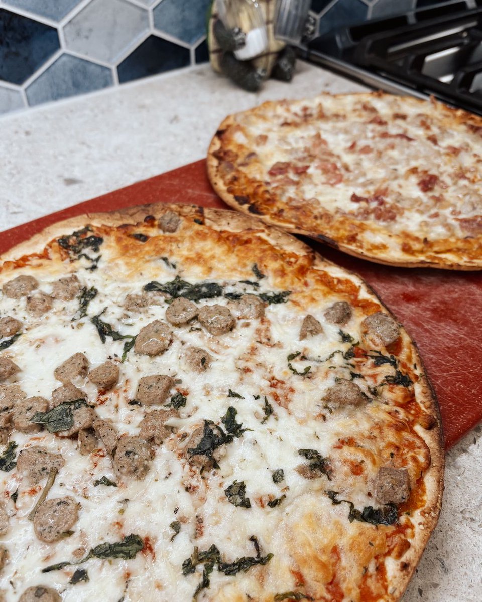 Dogtownpizzas's tweet image. Pizza night just hits different with Dogtown. 🍕 Crispy crust, melty cheese, and flavors everyone fights over—in the best way. #DogtownPizza #DinnerSolved #PizzaLovers