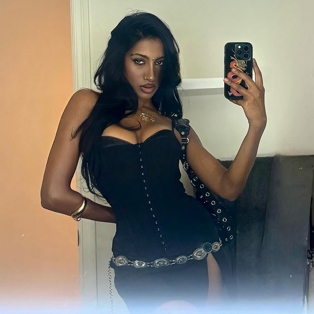 danimoonzini's tweet image. Lara me podría pisar y yo le pediría perdón