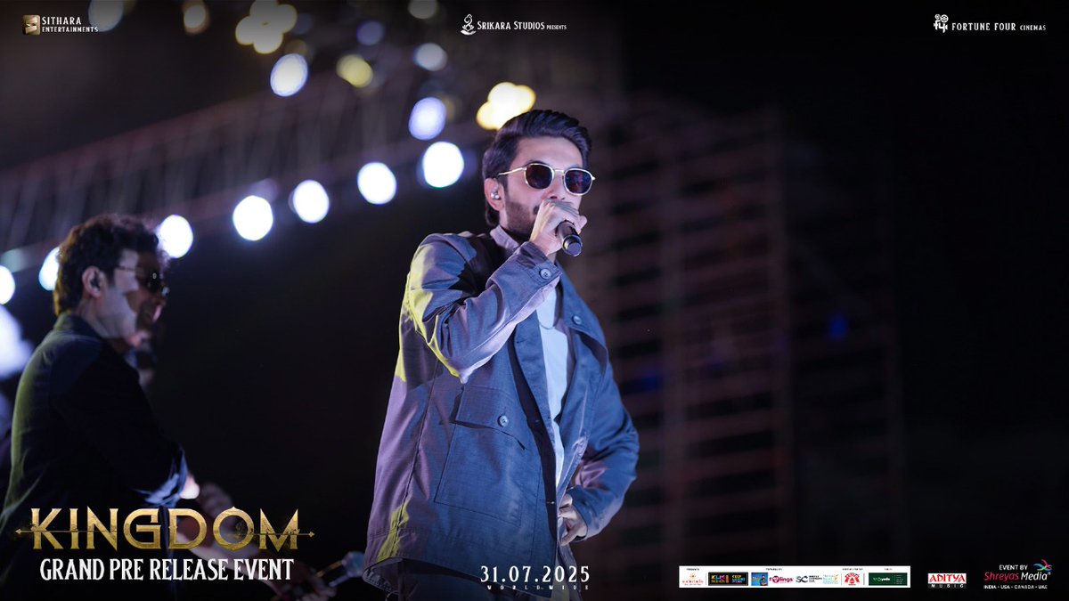shreyasmedia's tweet image. . @anirudhofficial unleashes pure FIRE at the grand #Kingdom Pre Release Event!💥

#KingdomPreReleaseEvent #KingdomOnJuly31st