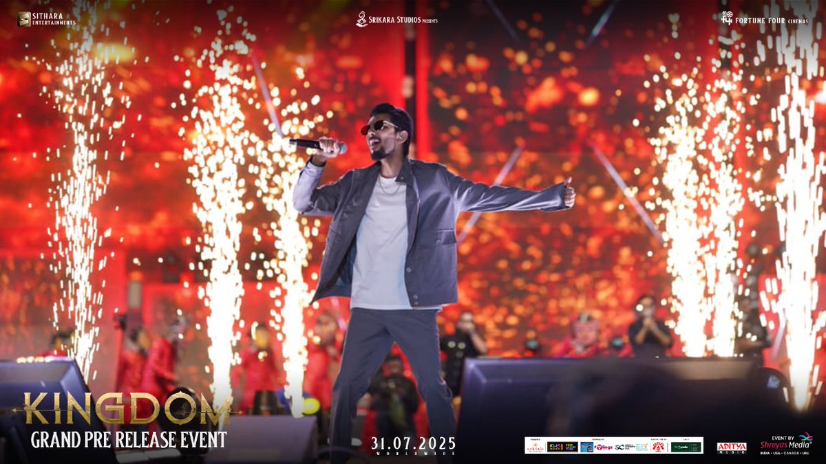 shreyasmedia's tweet image. . @anirudhofficial unleashes pure FIRE at the grand #Kingdom Pre Release Event!💥

#KingdomPreReleaseEvent #KingdomOnJuly31st